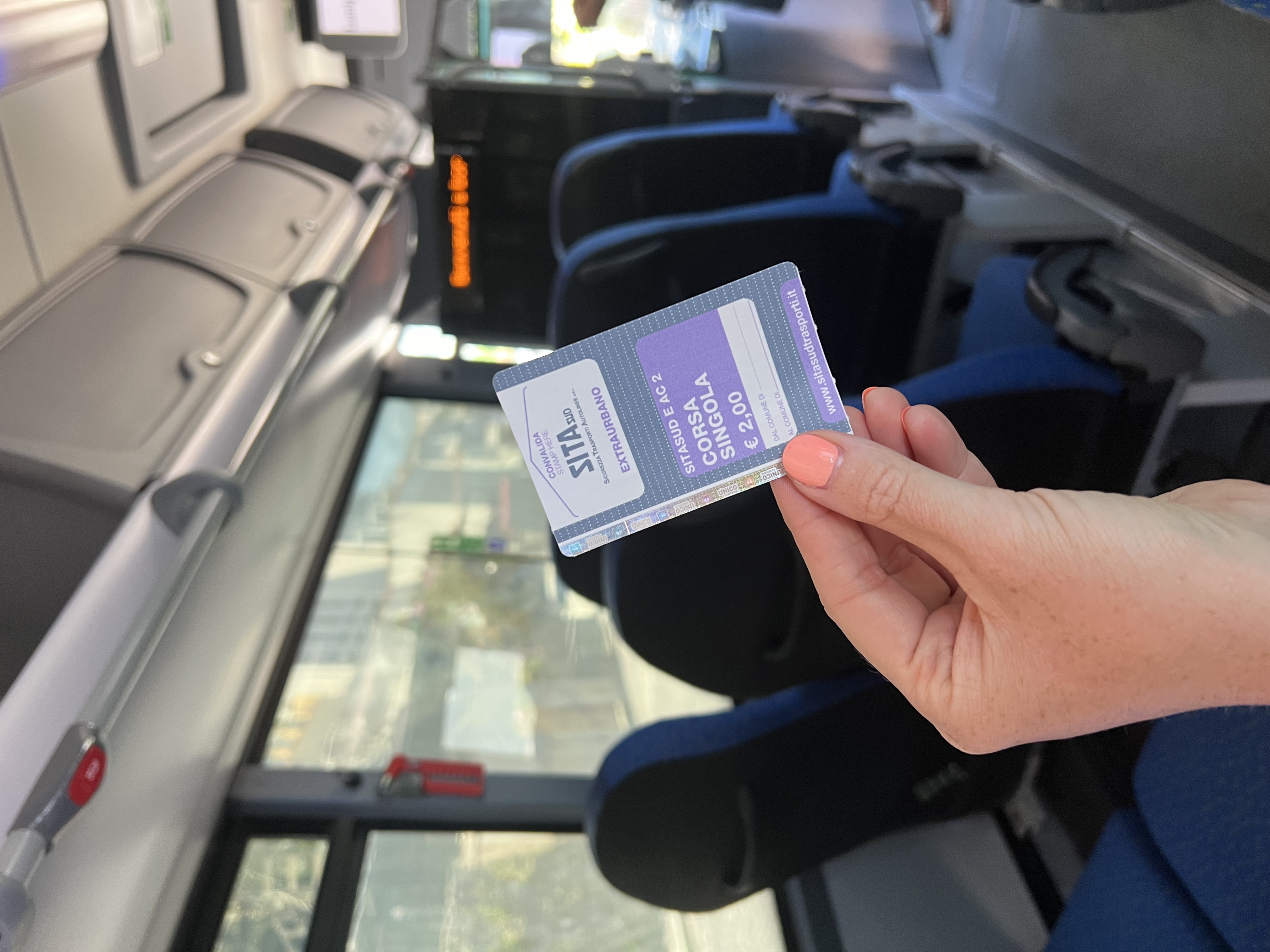 how to get around the Amalfi Coast bus