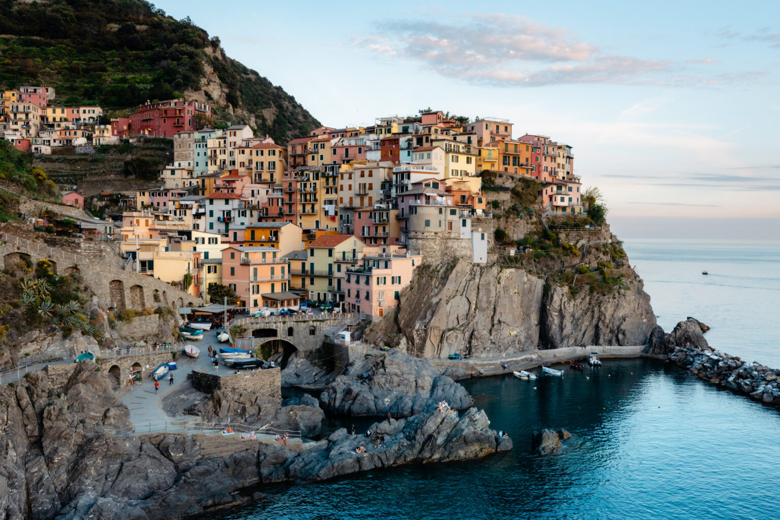 How to Explore Cinque Terre in One Day: Best of Cinque Terre Itinerary ...
