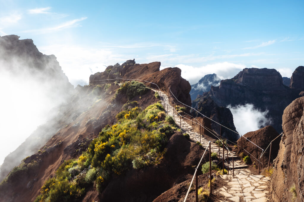 Best hikes in Madeira - Pico do Arieiro to Pico Ruivo