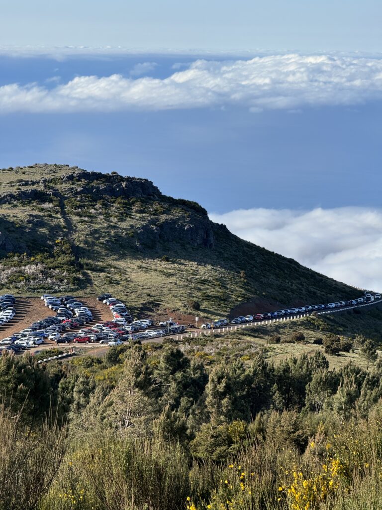 Best hikes in Madeira - Pico do Arieiro to Pico Ruivo - parking tips