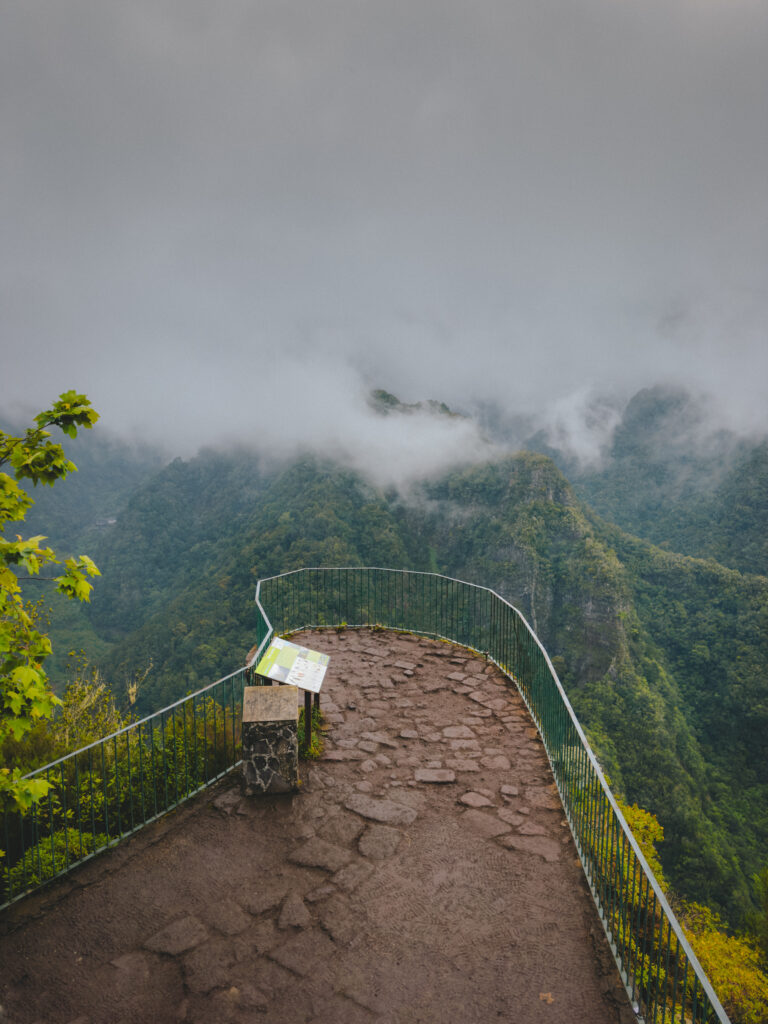 Hiking in Madeira - PR11 Vereda dos Balcões